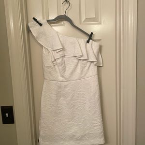 White Lilly Pulitzer off the shoulder romper dress. Worn once. Size 6